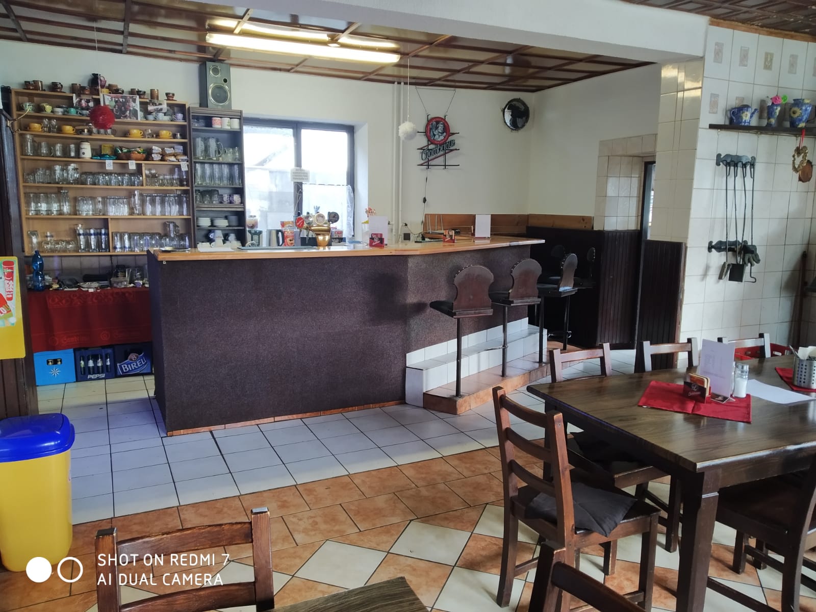 Pohled na bar